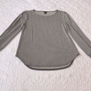 ANN TAYLOR like new top